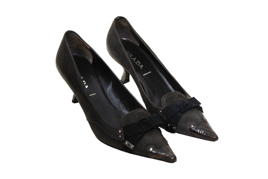 Vintage Prada brown leather kitten heel with textured metal details / 1990s / Made in Italy