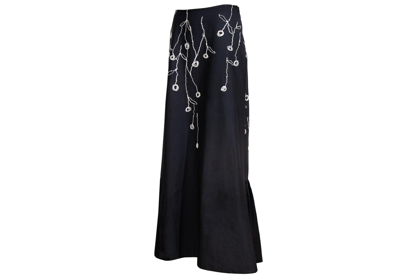 2000s Simultaneous black maxi skirt with white floral embroidery