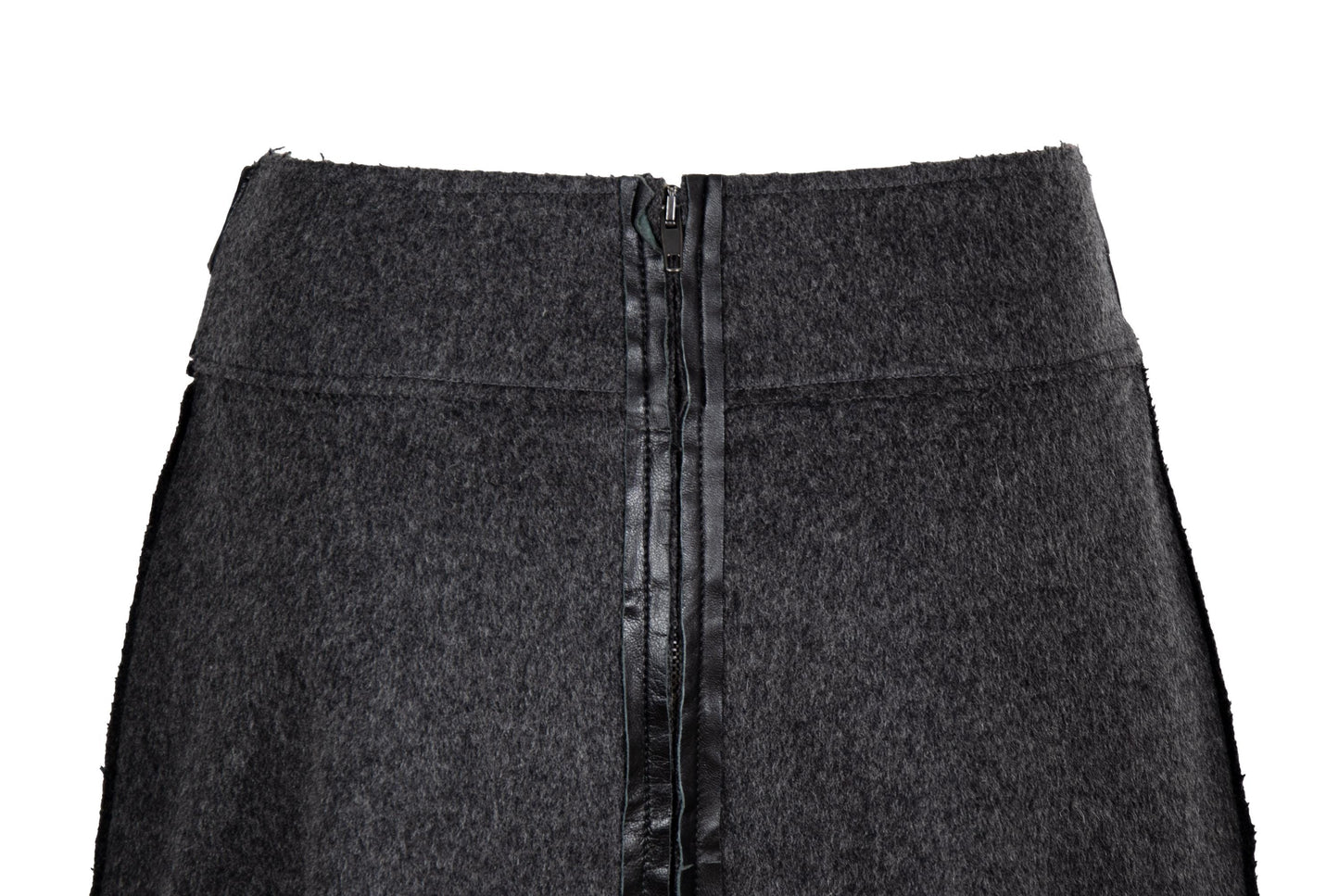Vintage Collection Privée? gray wool skirt with oversized black leather belt - Made in Italy
