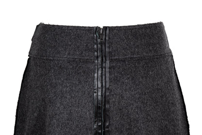 Vintage Collection Privée? gray wool skirt with oversized black leather belt - Made in Italy