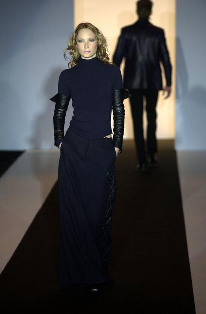 F/W 2001 Simultaneous black wool maxi skirt with back pleats and utilitarian patch pockets