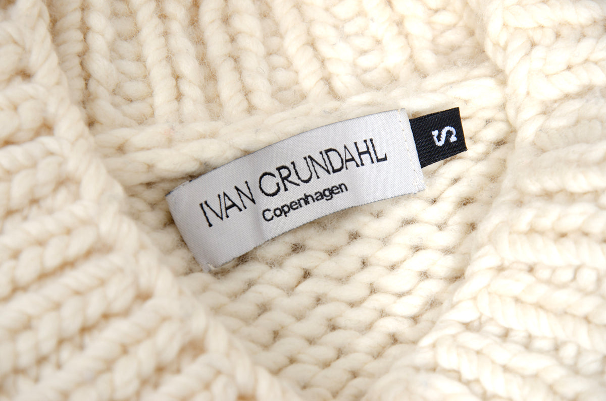 Vintage Ivan Grundahl 100% wool avant garde wide sleeves oversized cable knit pullover