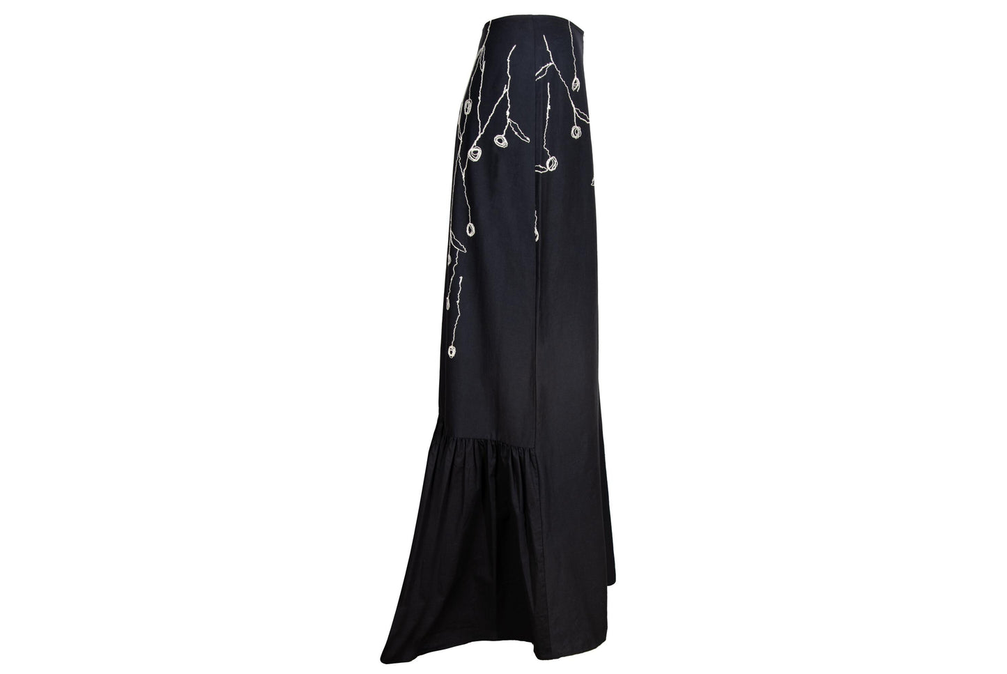 2000s Simultaneous black maxi skirt with white floral embroidery