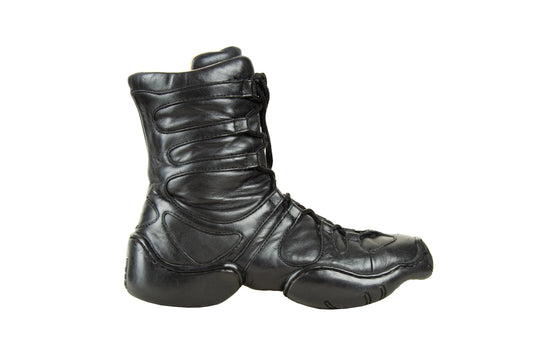 Marithé + François Girbaud boots / Chunky molded rubber sole lace up black leather lace up boots