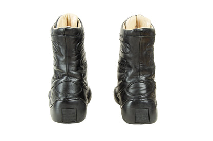 Marithé + François Girbaud boots / Chunky molded rubber sole lace up black leather lace up boots