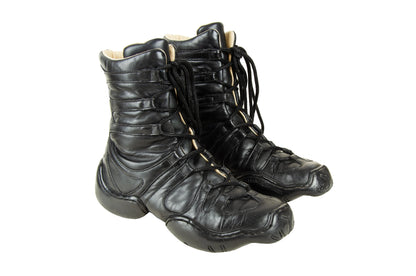 Marithé + François Girbaud boots / Chunky molded rubber sole lace up black leather lace up boots