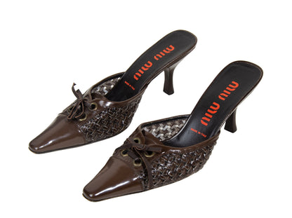 Vintage Miu Miu kitten heels brown leather open back mules / Woven leather bow details Miu Miu shoes / Made in Italy