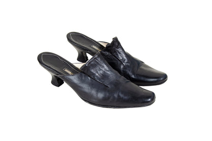 90s Dries Van Noten black leather Louis XV kitten heels mules / EU 40