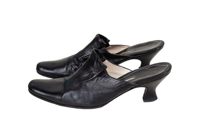 90s Dries Van Noten black leather Louis XV kitten heels mules / EU 40