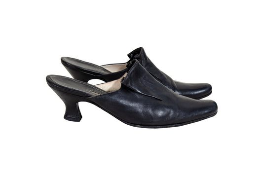 90s Dries Van Noten black leather Louis XV kitten heels mules / EU 40