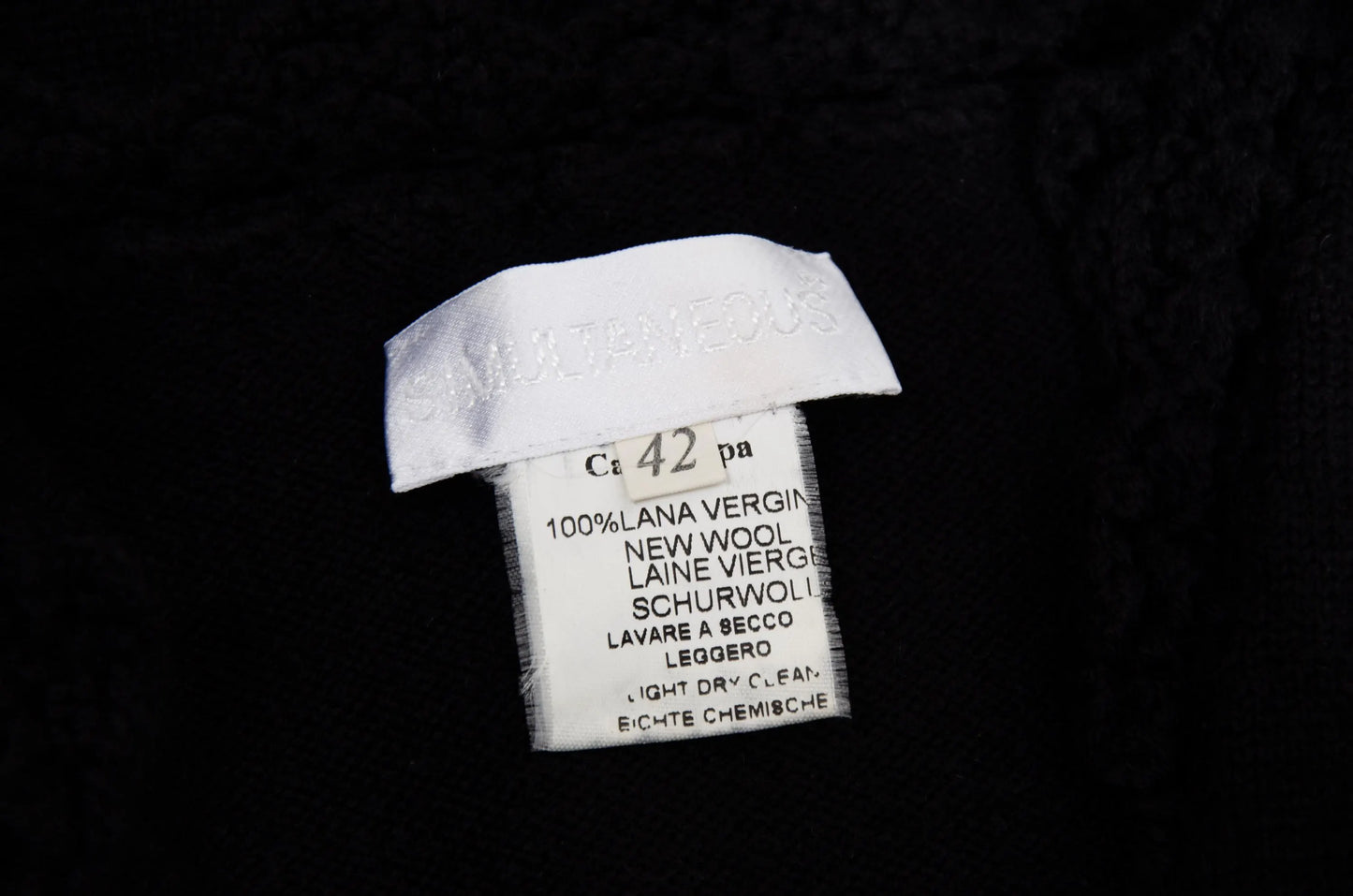2000s Simultaneous 100% wool knit asymmetrical sleeveless top / Made in Italy